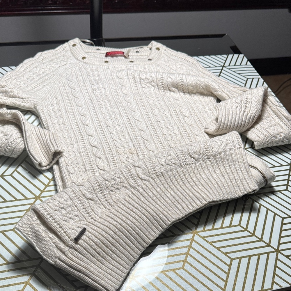 Cozy Knit Sweater with Zipper Detail